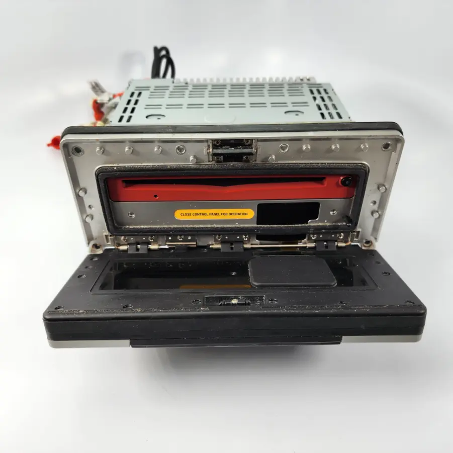Clarion CMD7 Marine CD/MP3/WMA/AAC Receiver w/ USB Input & CeNET Control - TESTED - Image 4