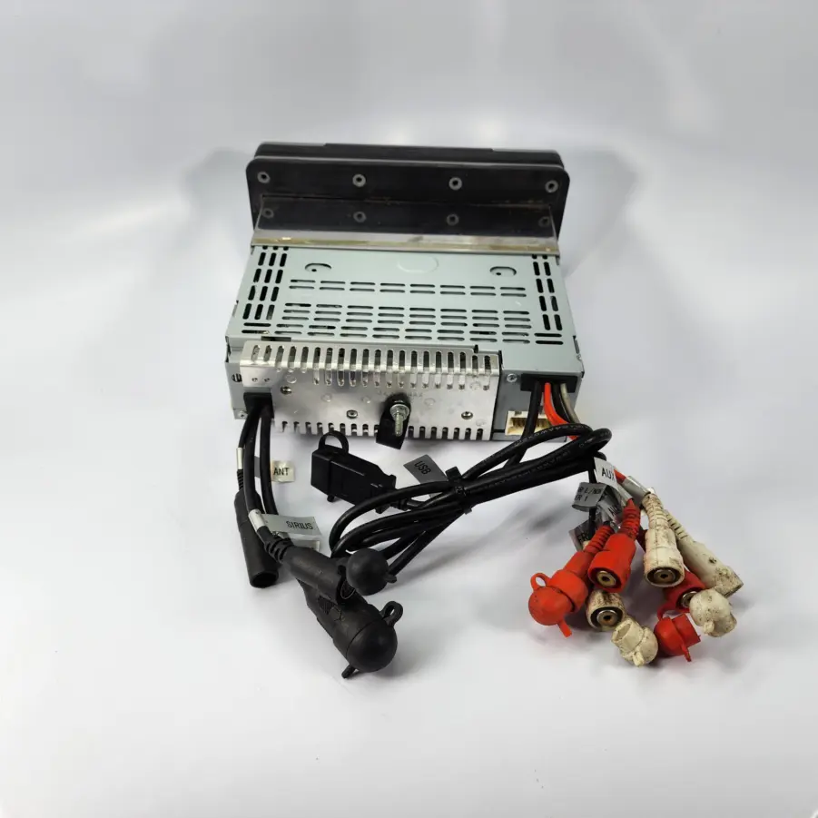 Clarion CMD7 Marine CD/MP3/WMA/AAC Receiver w/ USB Input & CeNET Control - TESTED - Image 7