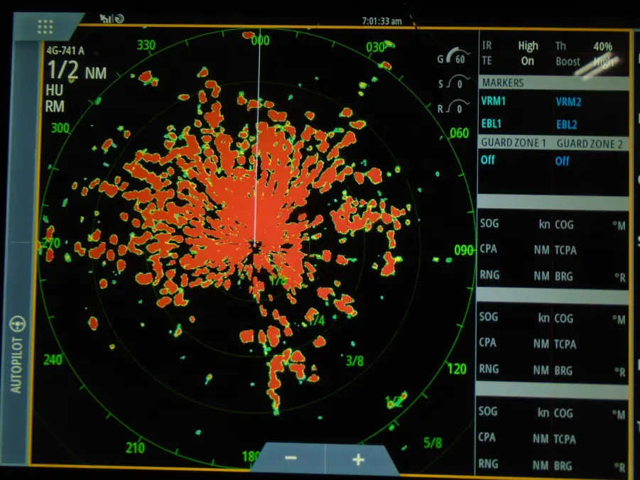 Simrad/Lowrance/B&G/Navico Broadband 4G Radar Dome W Cables & RI10 – Good Cond - Image 3