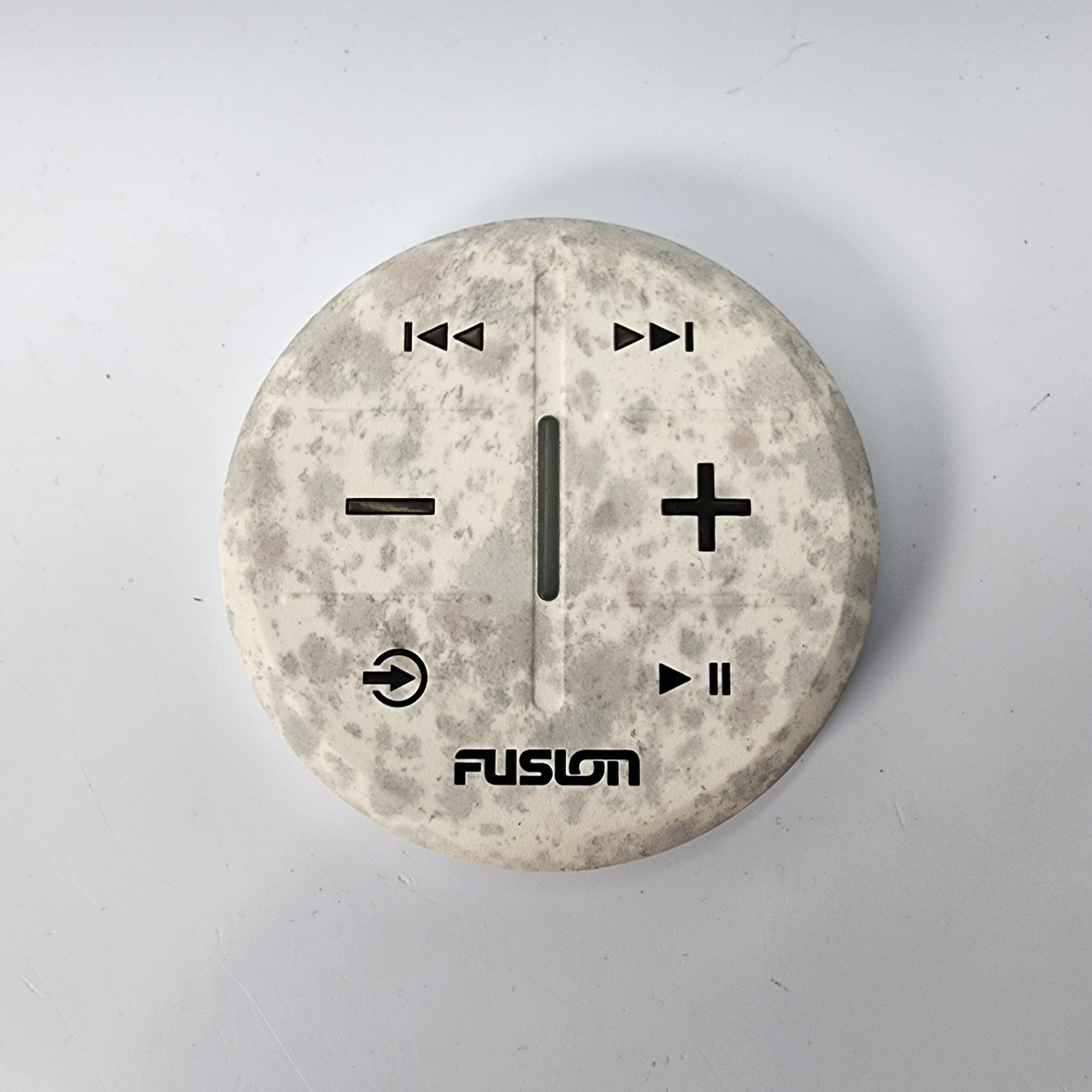 Fusion MSARX70W Wireless Marine Stereo Remote White Used Tested