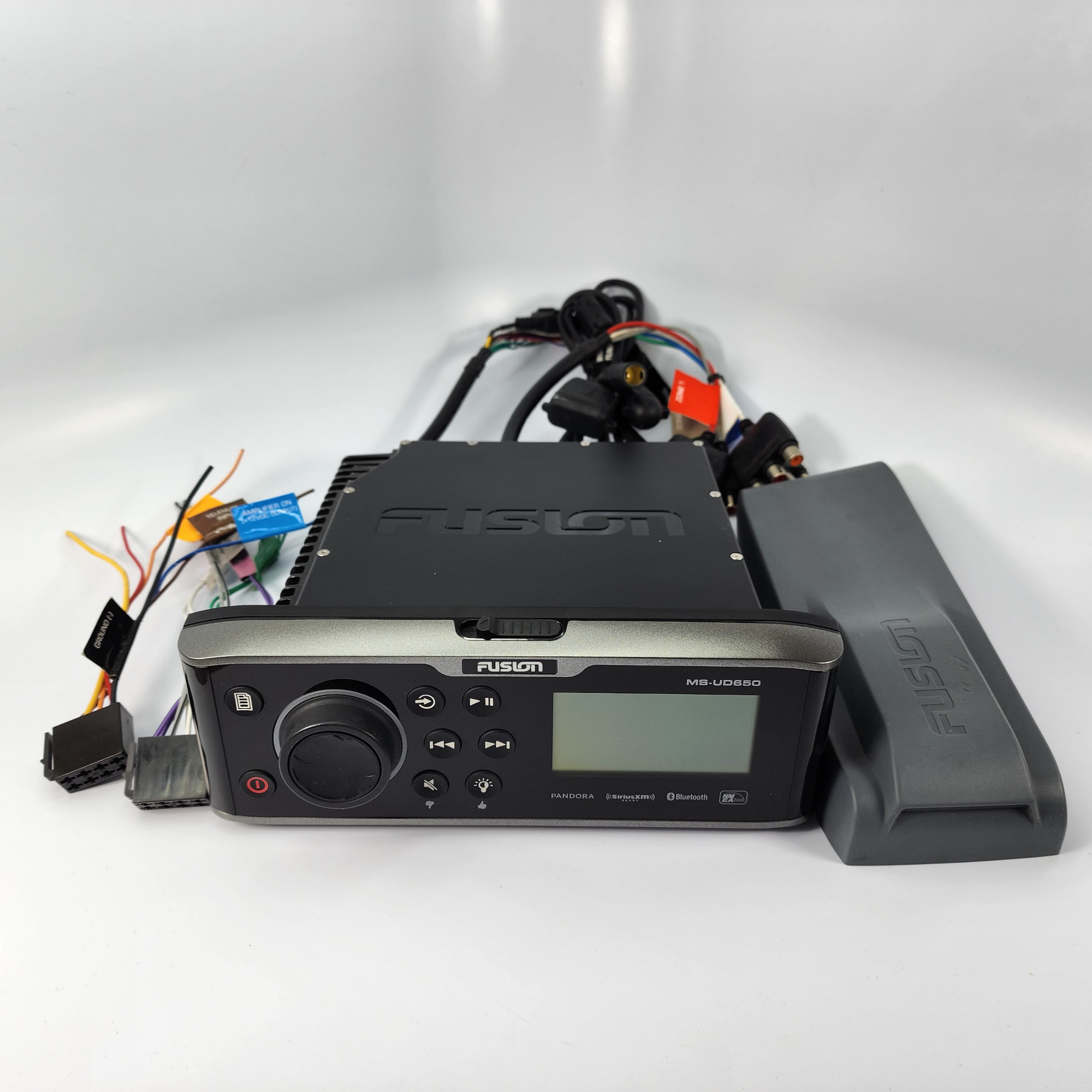 Fusion MSUD650 Marine Entertainment System with UniDock TESTED