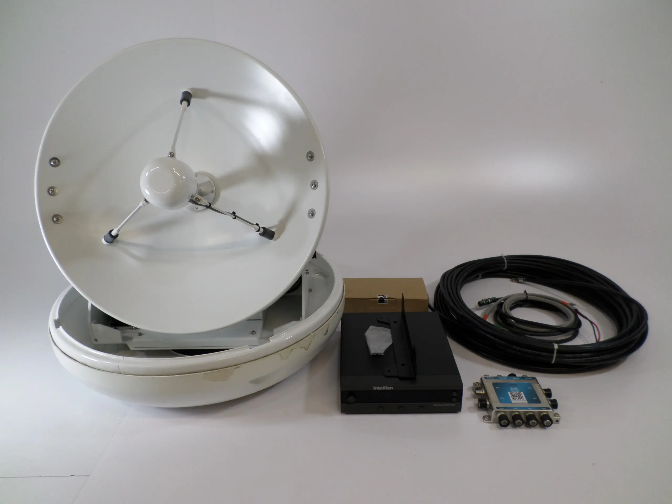 Intellian i4 B4409S US Circular LNB Satellite TV System Tested and
