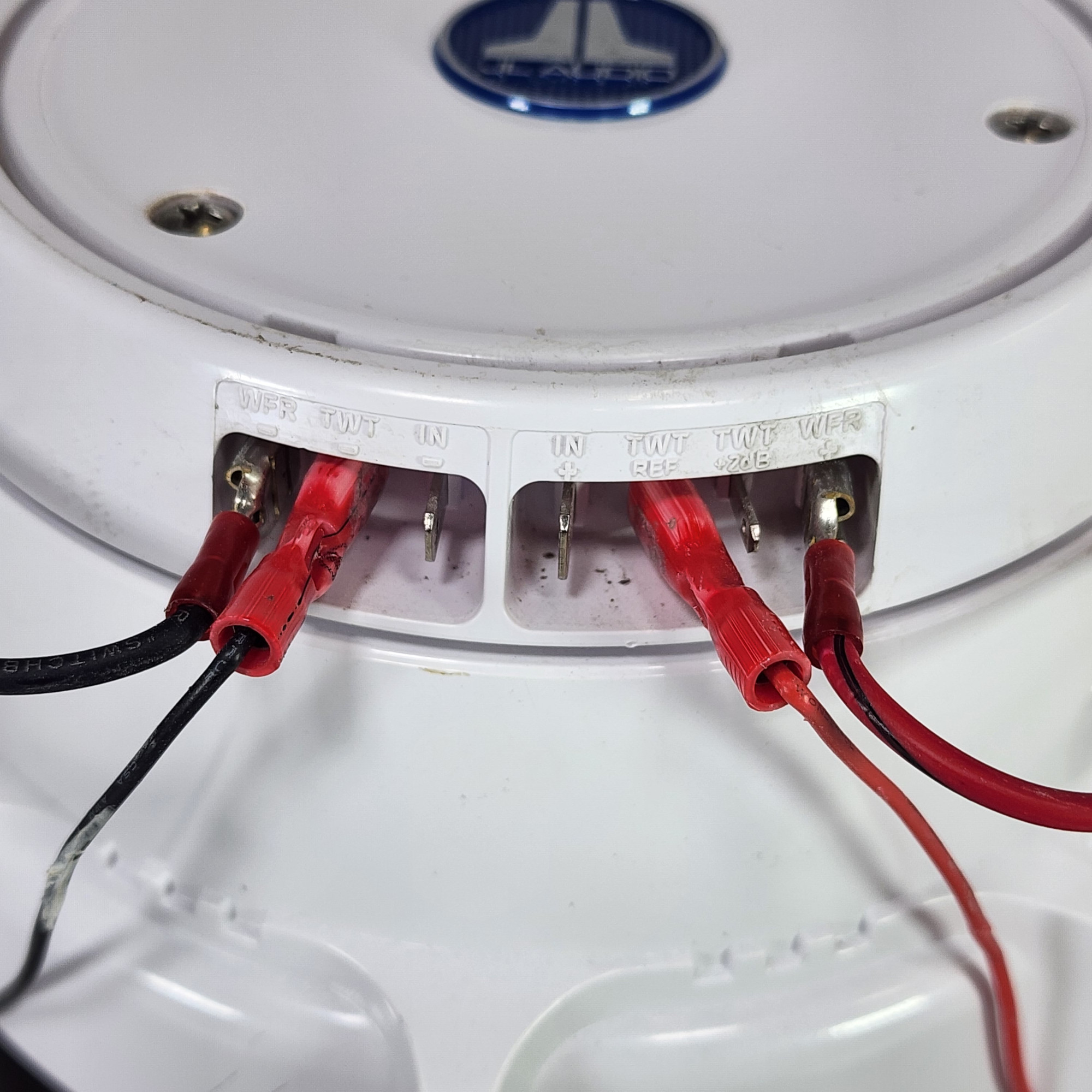 JL Audio M880CCXX0 8.8″ Marine Speakers White with Classic Grille