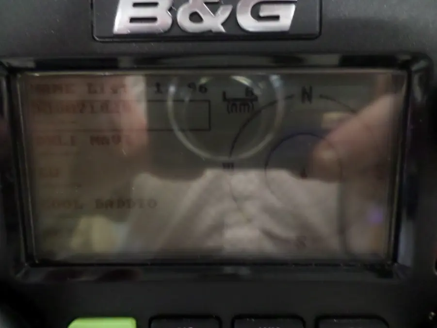 B&G V50 VHF with AIS Receiver - Image 9