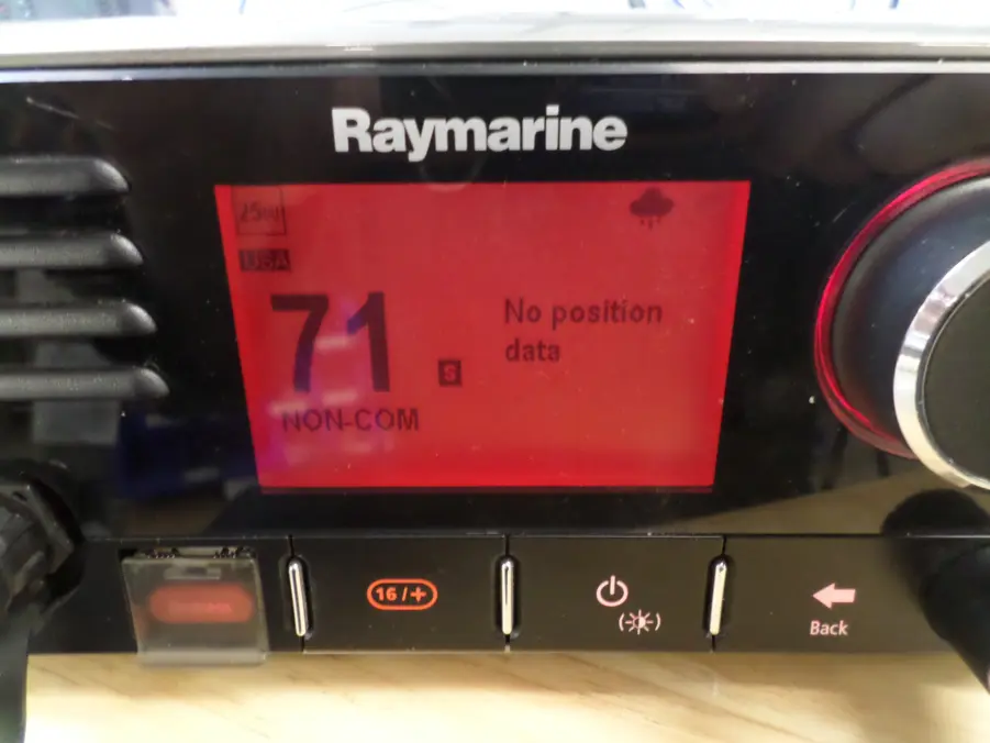 Fresh Look at Raymarine Ray60 Submersible Vhf E70245 W R70370 Hand Mic