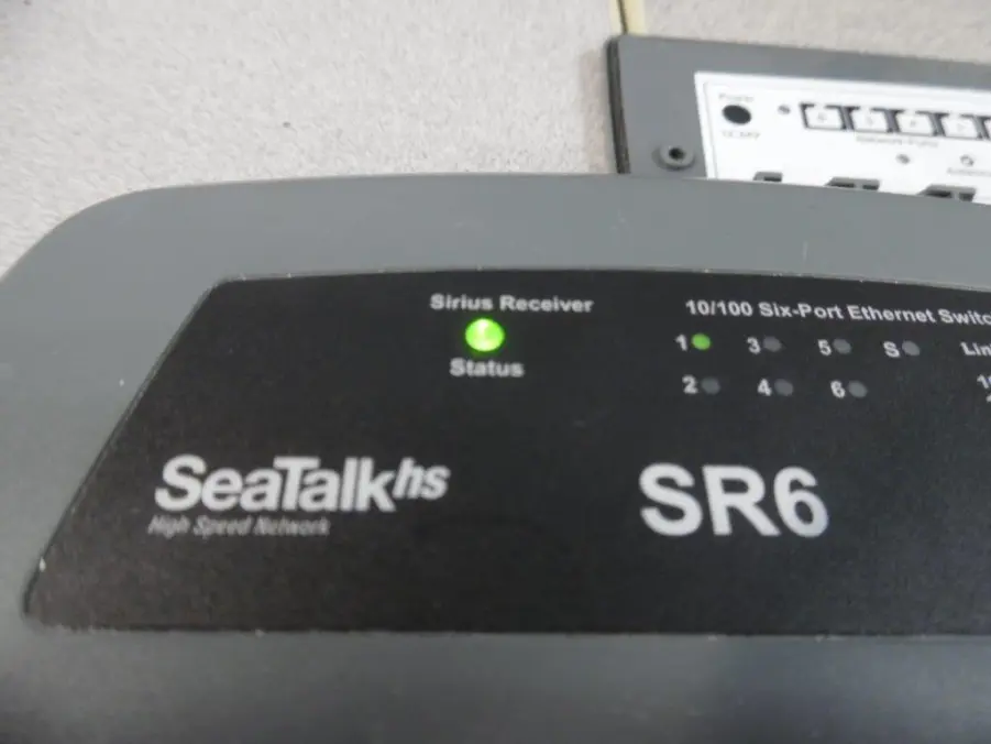 Raymarine SR6 Sirius Sat Wx/XM Receiver & HS Switch w/Accessories - Image 6