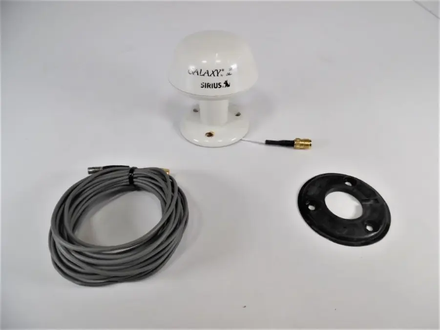 Raymarine SR6 Sirius Sat Wx/XM Receiver & HS Switch w/Accessories - Image 4