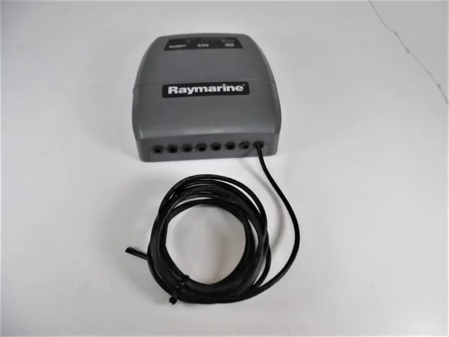 Raymarine SR6 Sirius Sat Wx/XM Receiver & HS Switch w/Accessories - Image 3