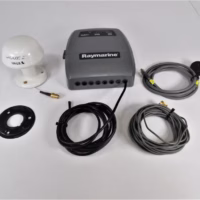 Raymarine SR6 Sirius Sat Wx/XM Receiver & HS Switch w/Accessories