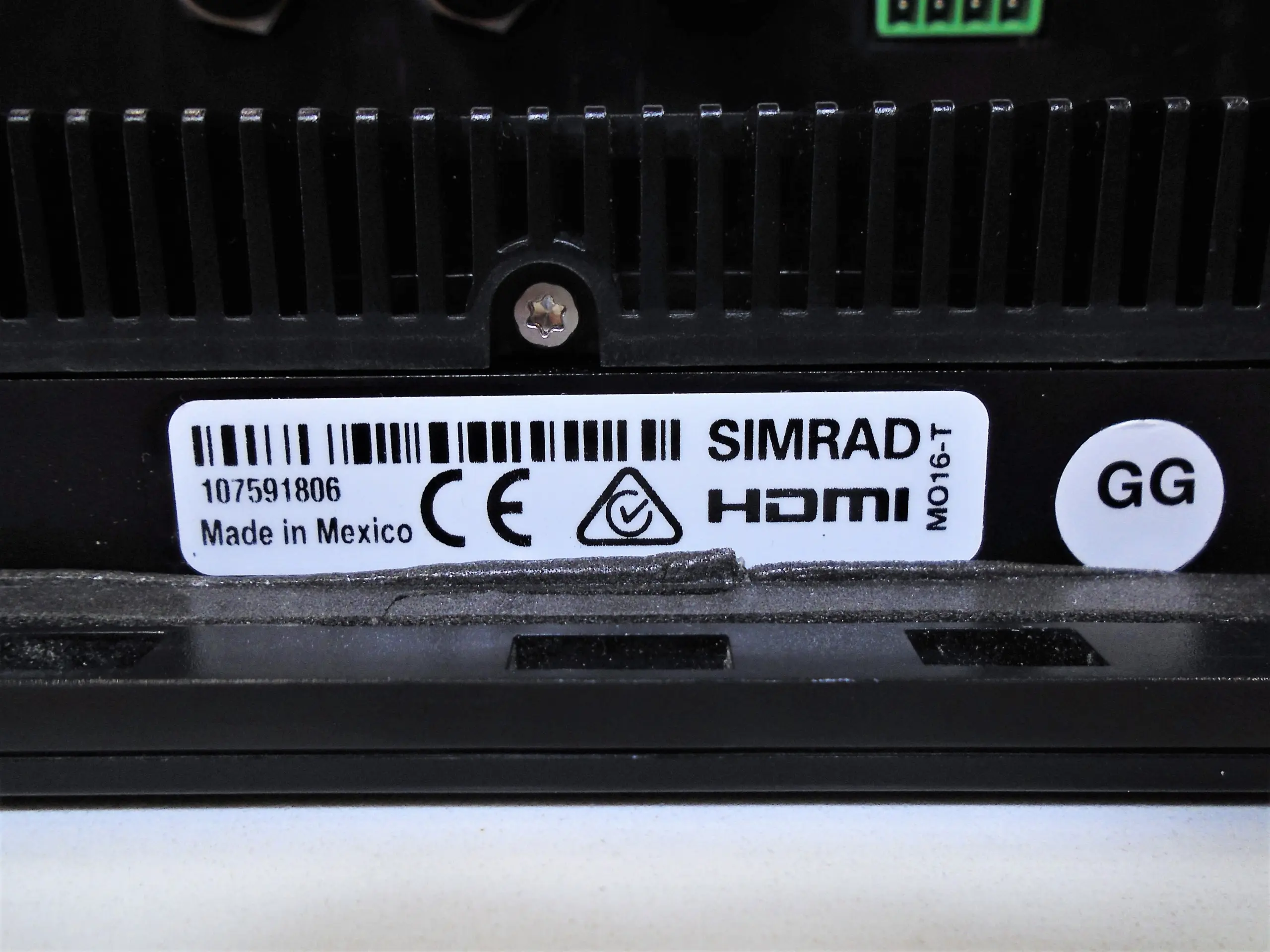 Simrad MO16-T 16″ Touch Screen High-Definition Marine Monitor for EVO2 ...