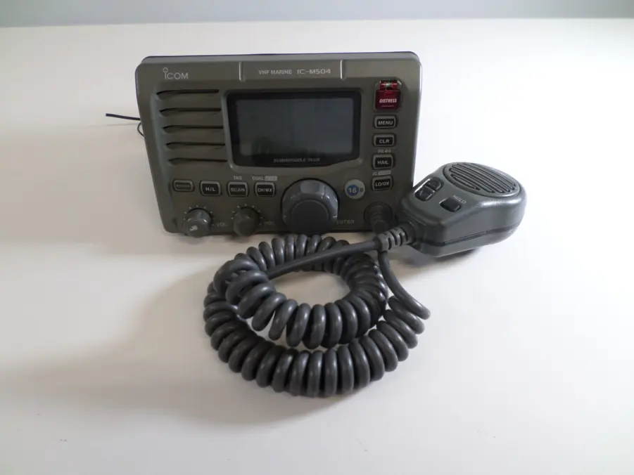 ICOM IC-M504 Marine VHF Radio with Attatched Mic - Excellent Condition