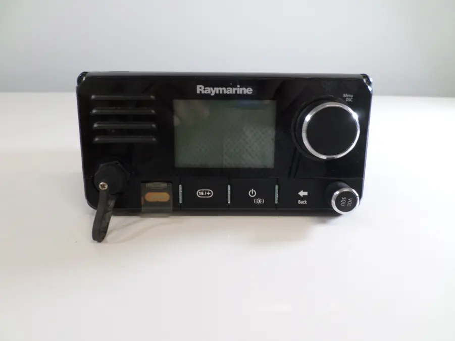 Raymarine RAY60 Submersible VHF Radio Transceiver Unit E70245 W/ R70370 Mic - Image 2