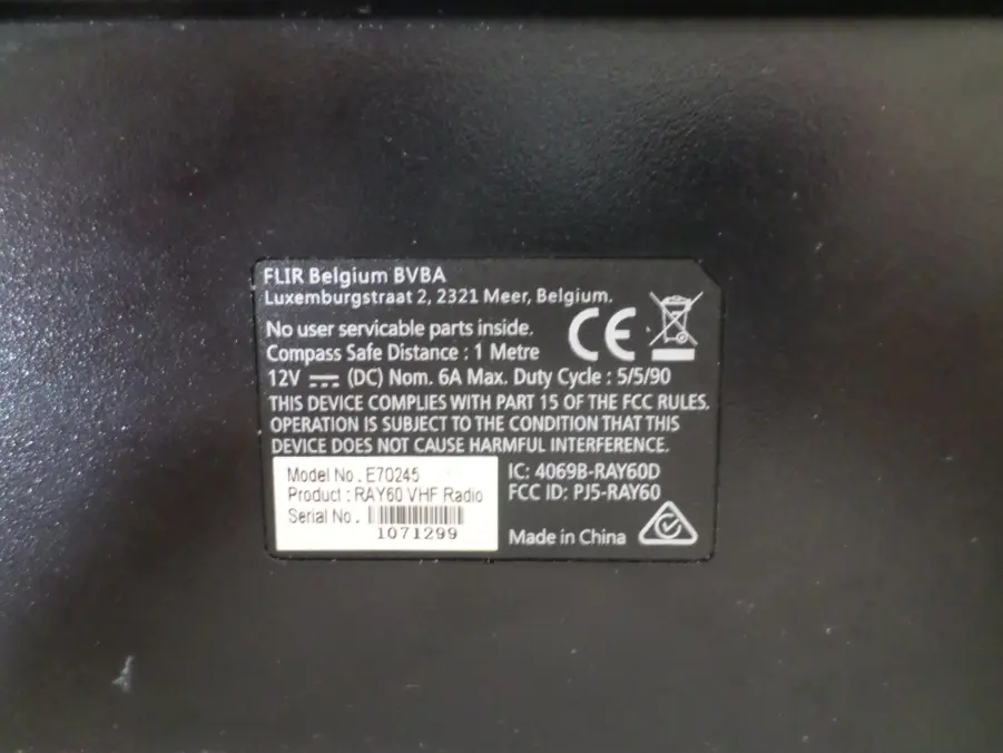 Raymarine RAY60 Submersible VHF Radio Transceiver Unit E70245 W/ R70370 Mic - Image 7
