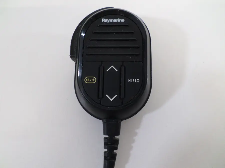 Raymarine RAY60 Submersible VHF Radio Transceiver Unit E70245 W/ R70370 Mic - Image 3