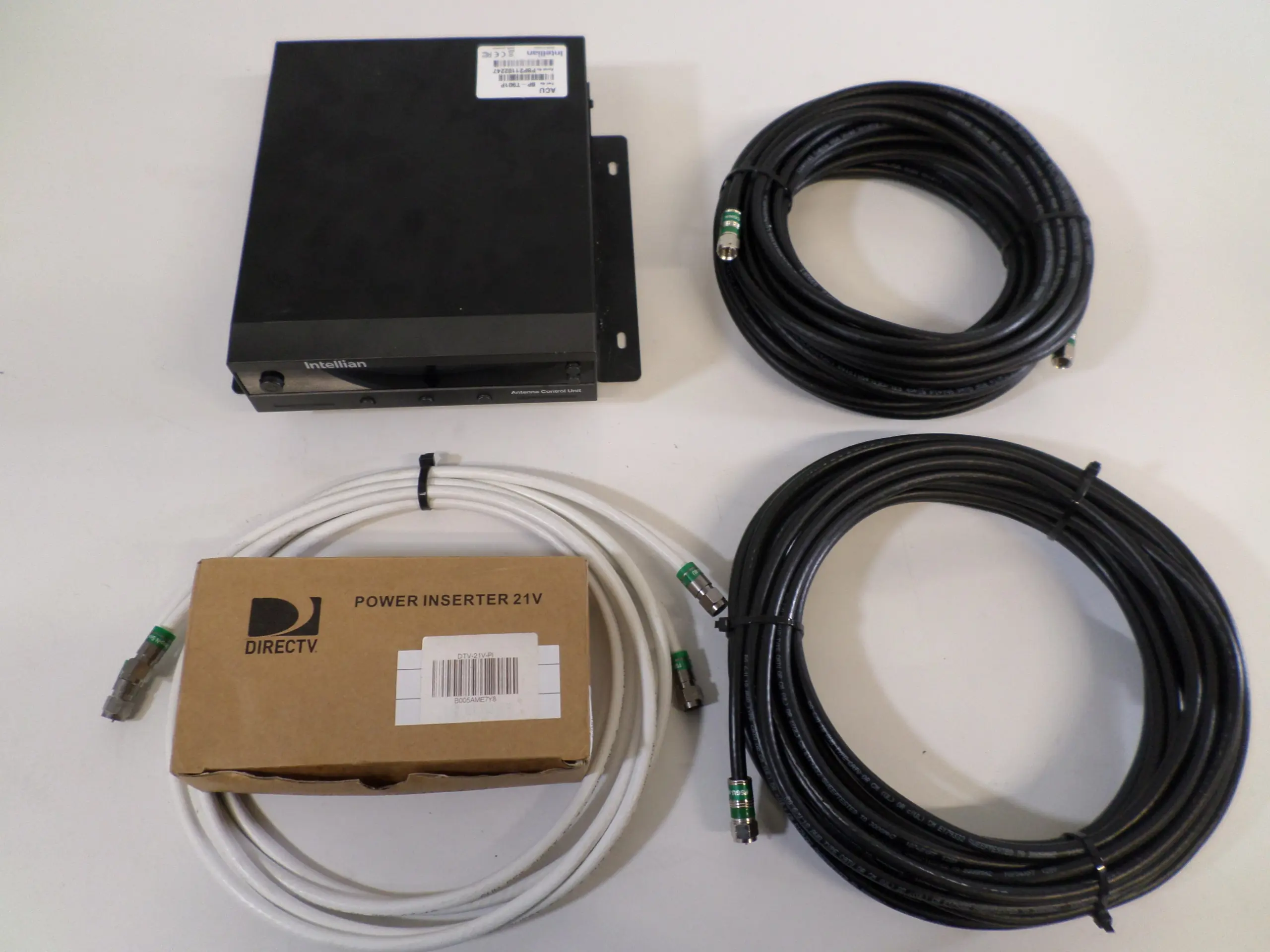 Intellian i4 B4409S US Circular LNB Complete Satellite TV System