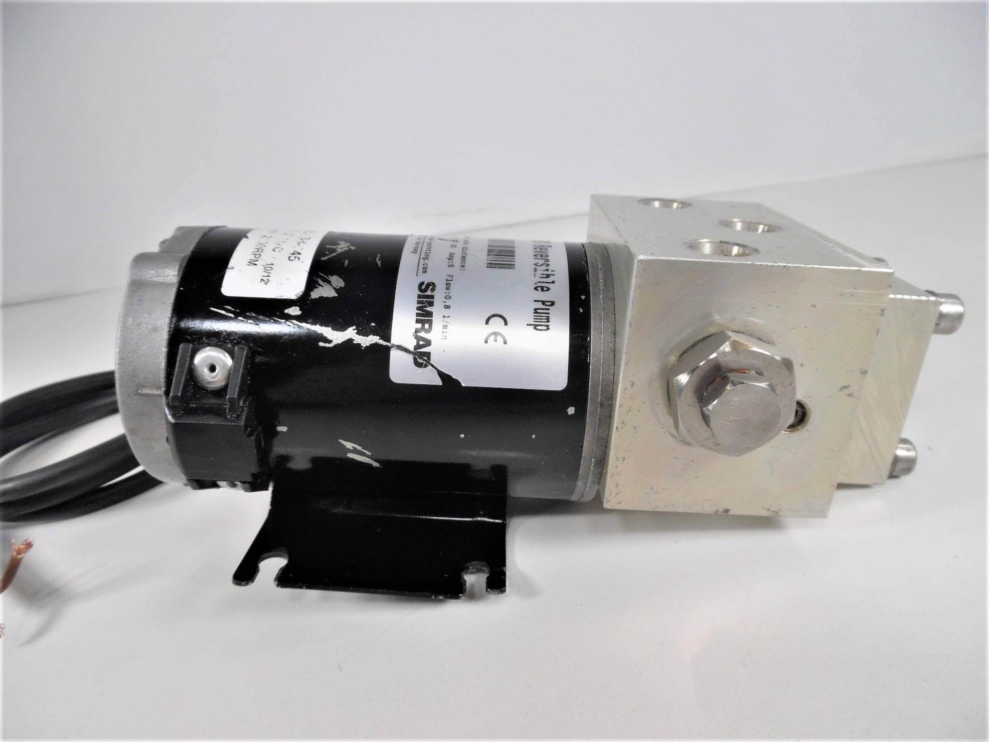 Simrad RPU80 21118377 Reversable Hydraulic Pump Max Marine Electronics