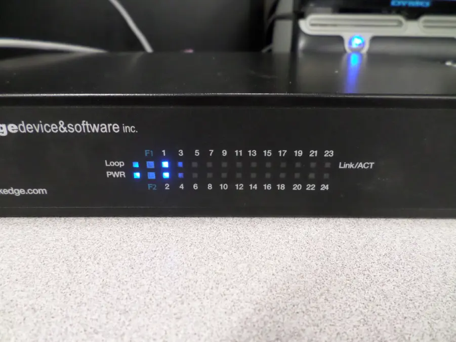 PakedgeDevice S26e 24 Port Gigabit Network Switch with 2 SFP Ports - Image 3