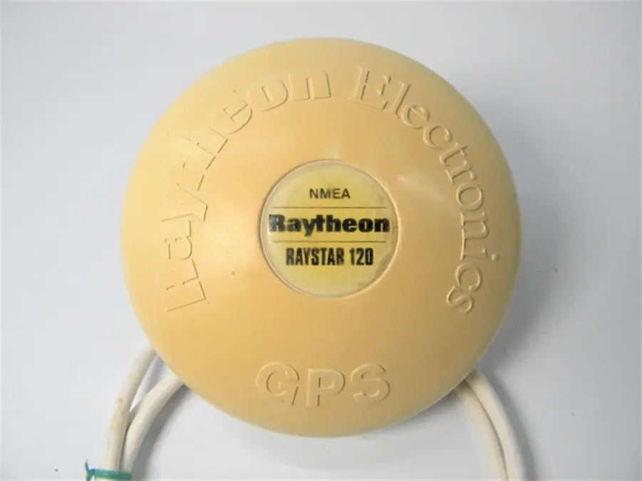 Raytheon Raystar 120 NMEA GPS Antenna w/ Pole Mount Base E32026