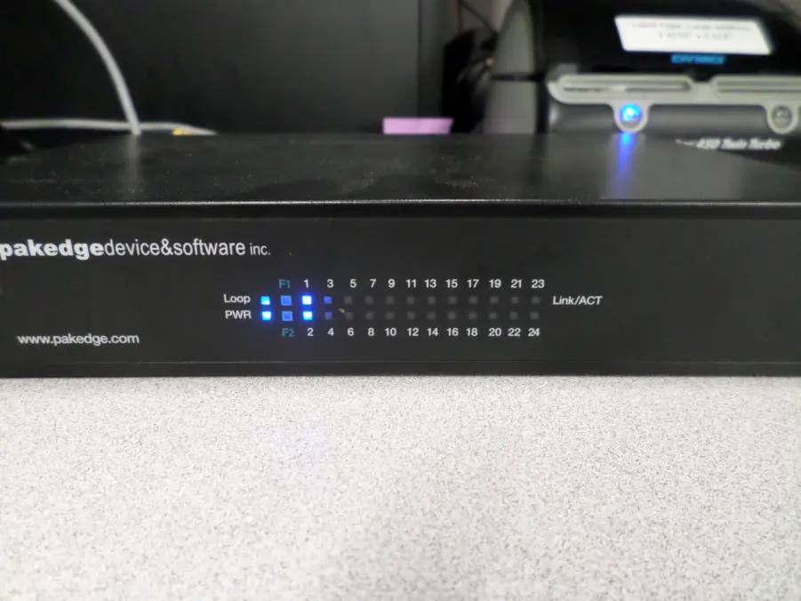 PakedgeDevice S26e 24 Port Gigabit Network Switch with 2 SFP Ports* - Image 3