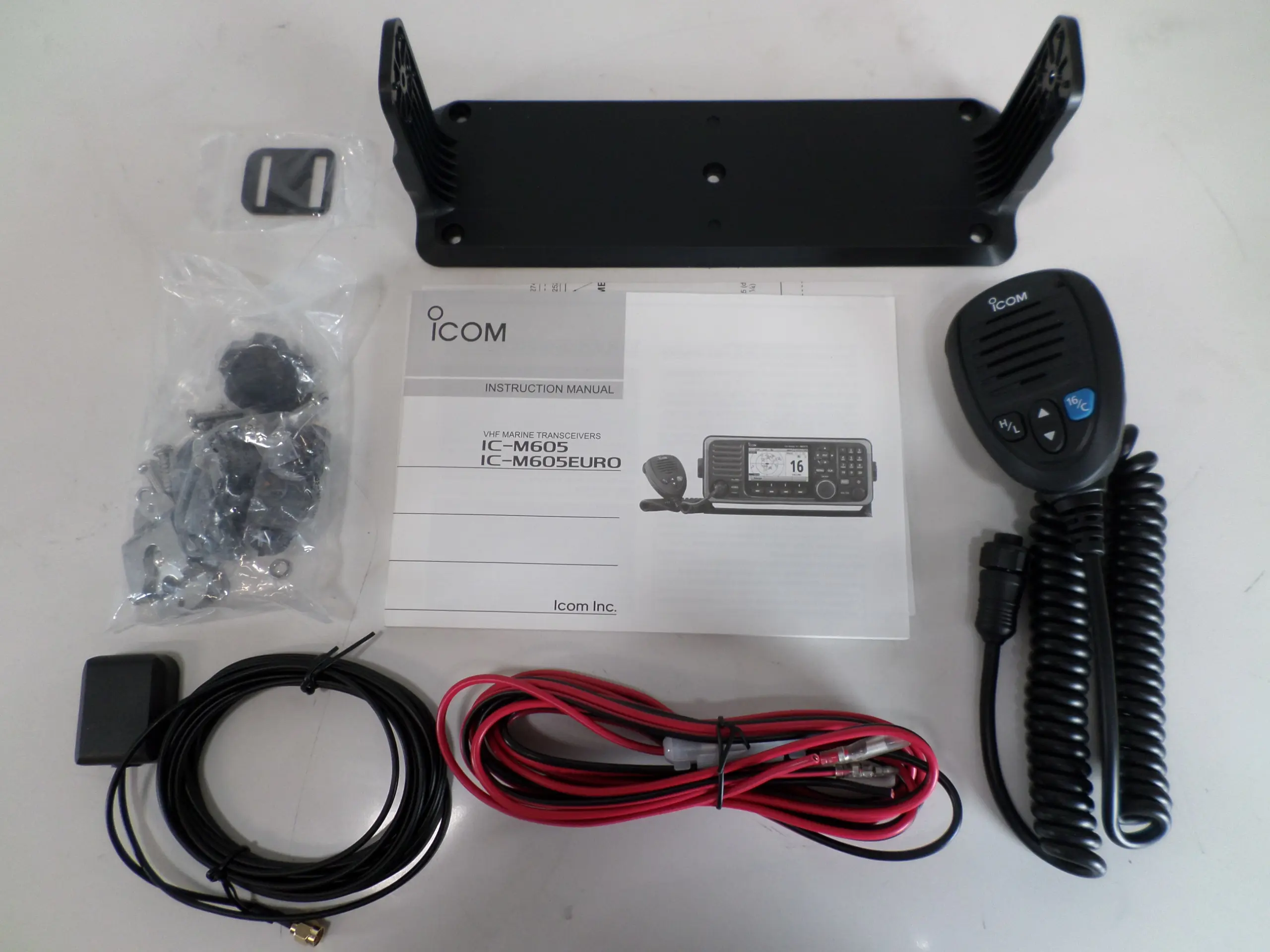 ICM605 Submersible Marine VHF Radio with Mic and Mounting