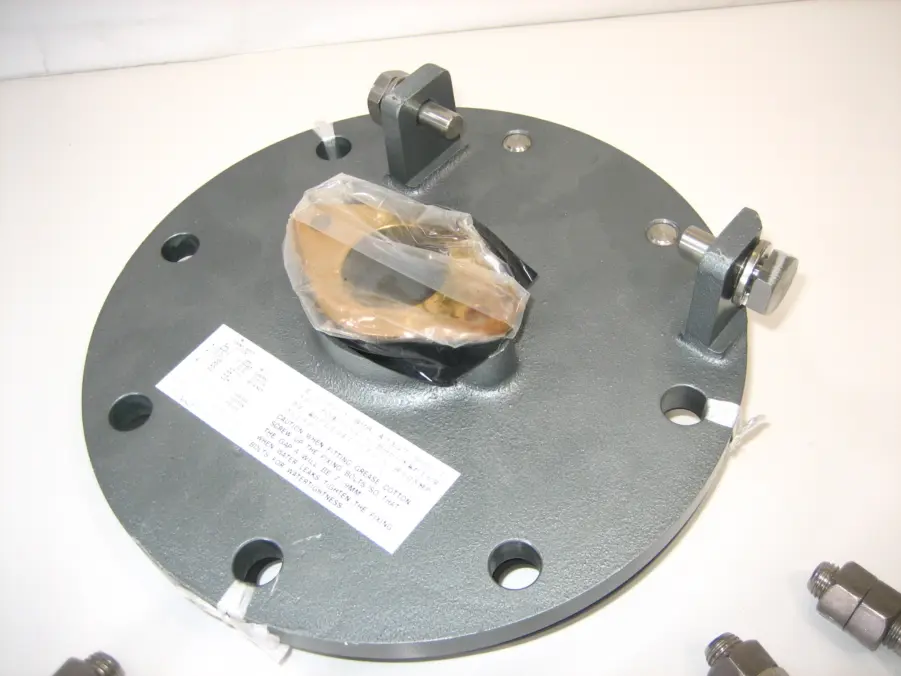 Furuno 006-541-420 / 006-573-720 Flange Assembly for CH-270 & Others w/Hardware - Image 3
