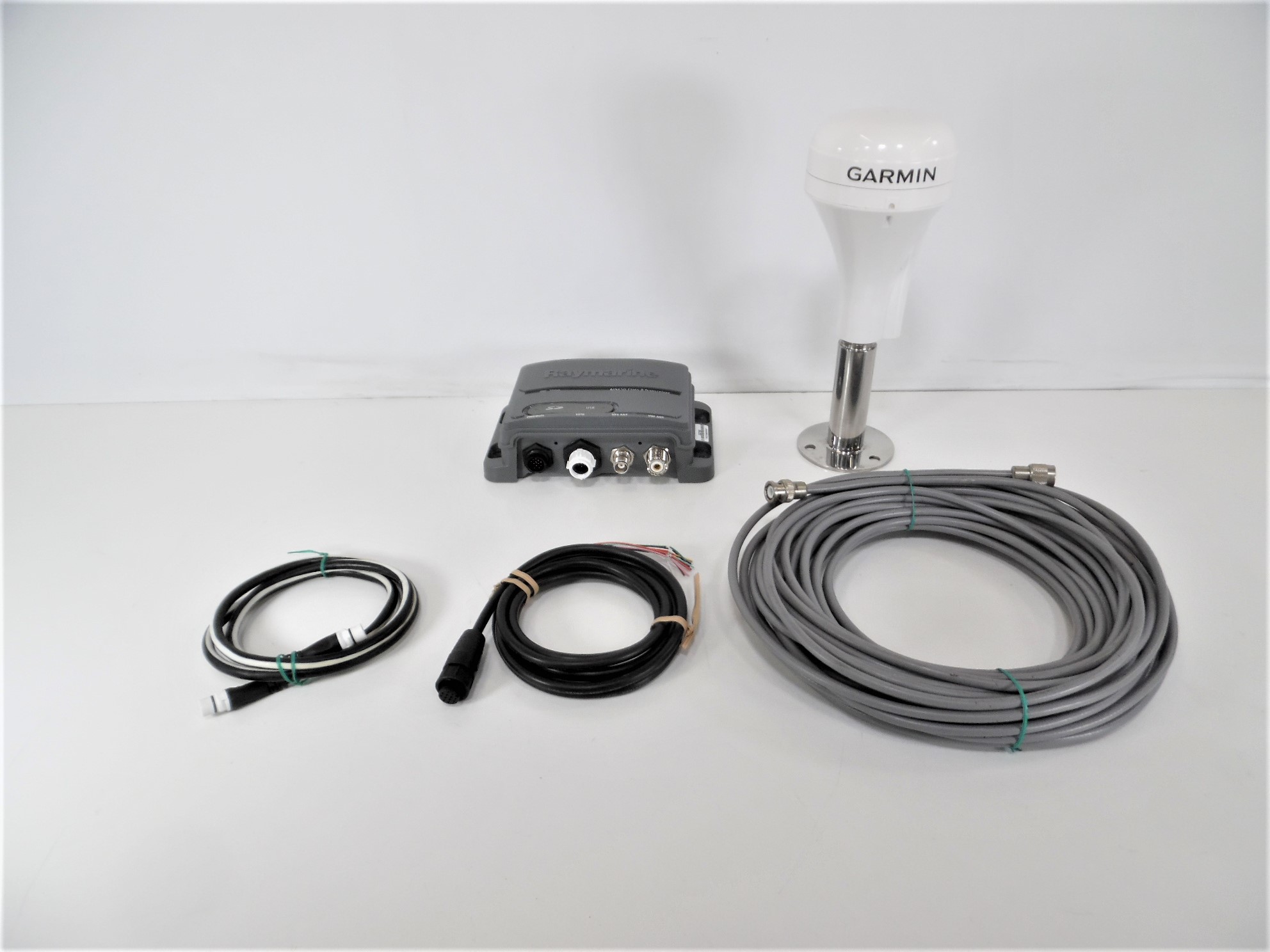 Raymarine AIS650 Class B Transceiver W/ GPS Antenna & Power Cable