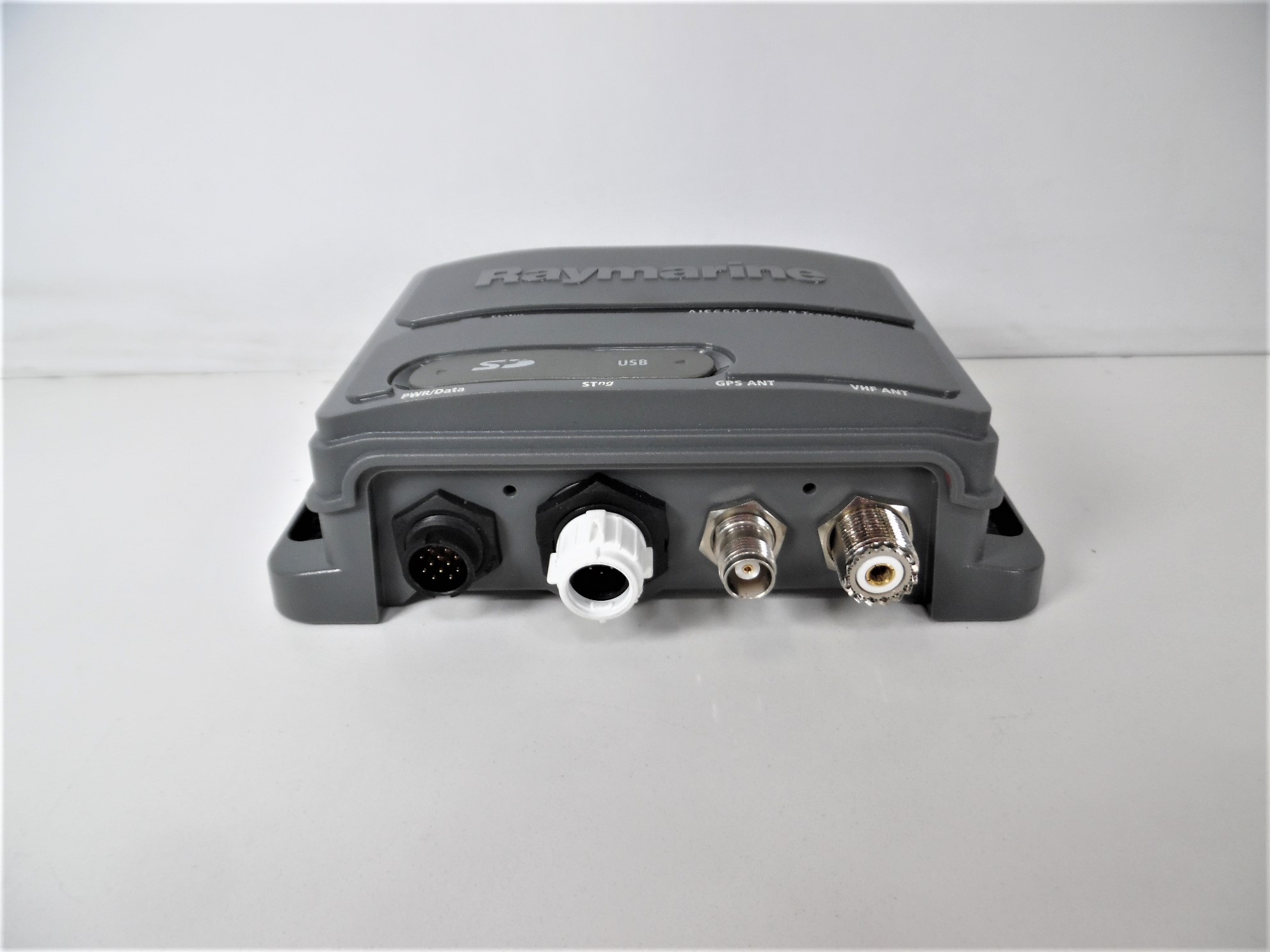 Raymarine AIS650 Class B Transceiver W/ GPS Antenna & Power Cable