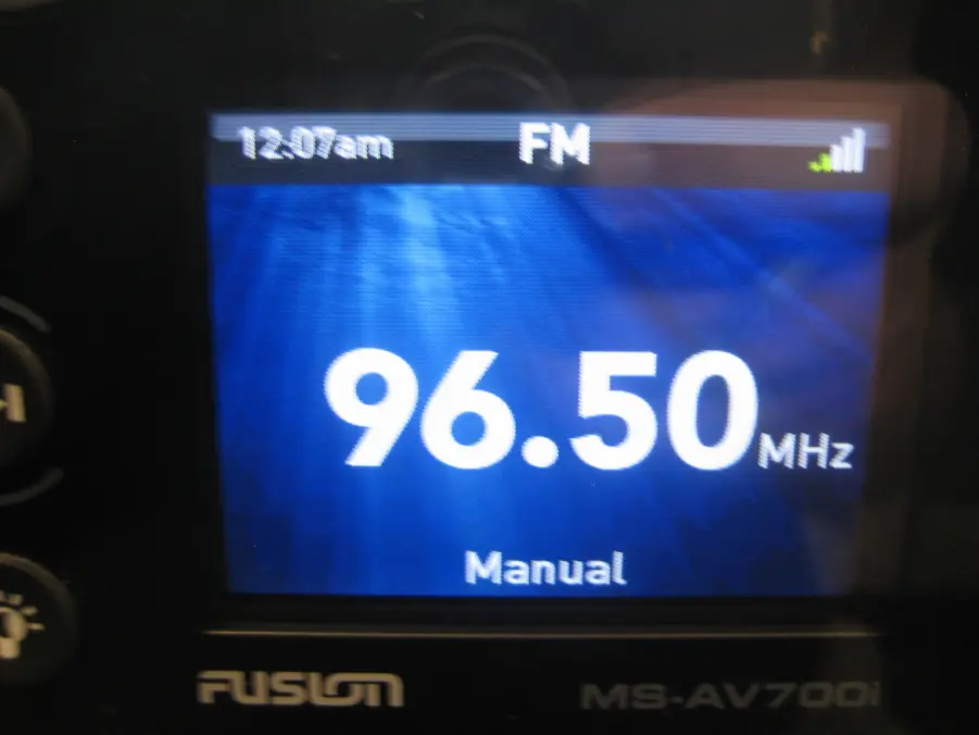Fusion/MS-AV700i Marine Stereo-iPod Dock/FM/AM/Aux/Sirius - Image 8