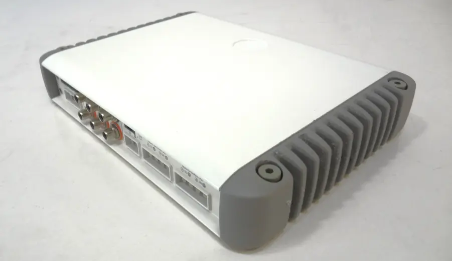 JL Audio MHD900/5-24V 900 W Class D Full-Range Marine System Amplifier - Image 4