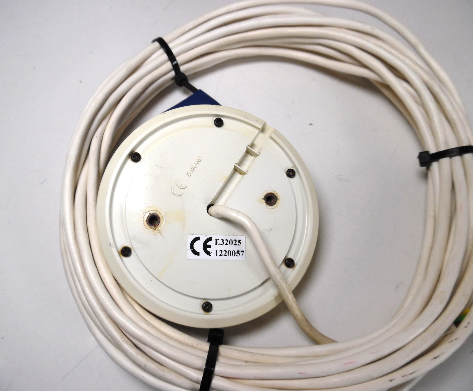 Raymarine Raystar 120 GPS Antenna for SeaTalk w/ Pole Mount Kit