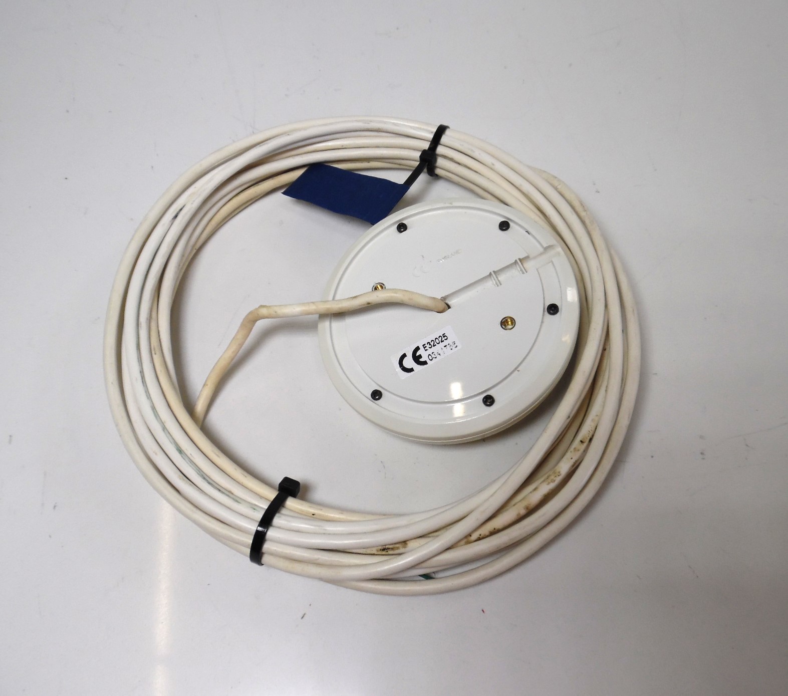 Raymarine Raystar 120 GPS Antenna f/ SeaTalk with Pole Mount Kit