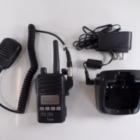 ICOM IC-F60V Compact UHF Radio Handset with Charger - Tested