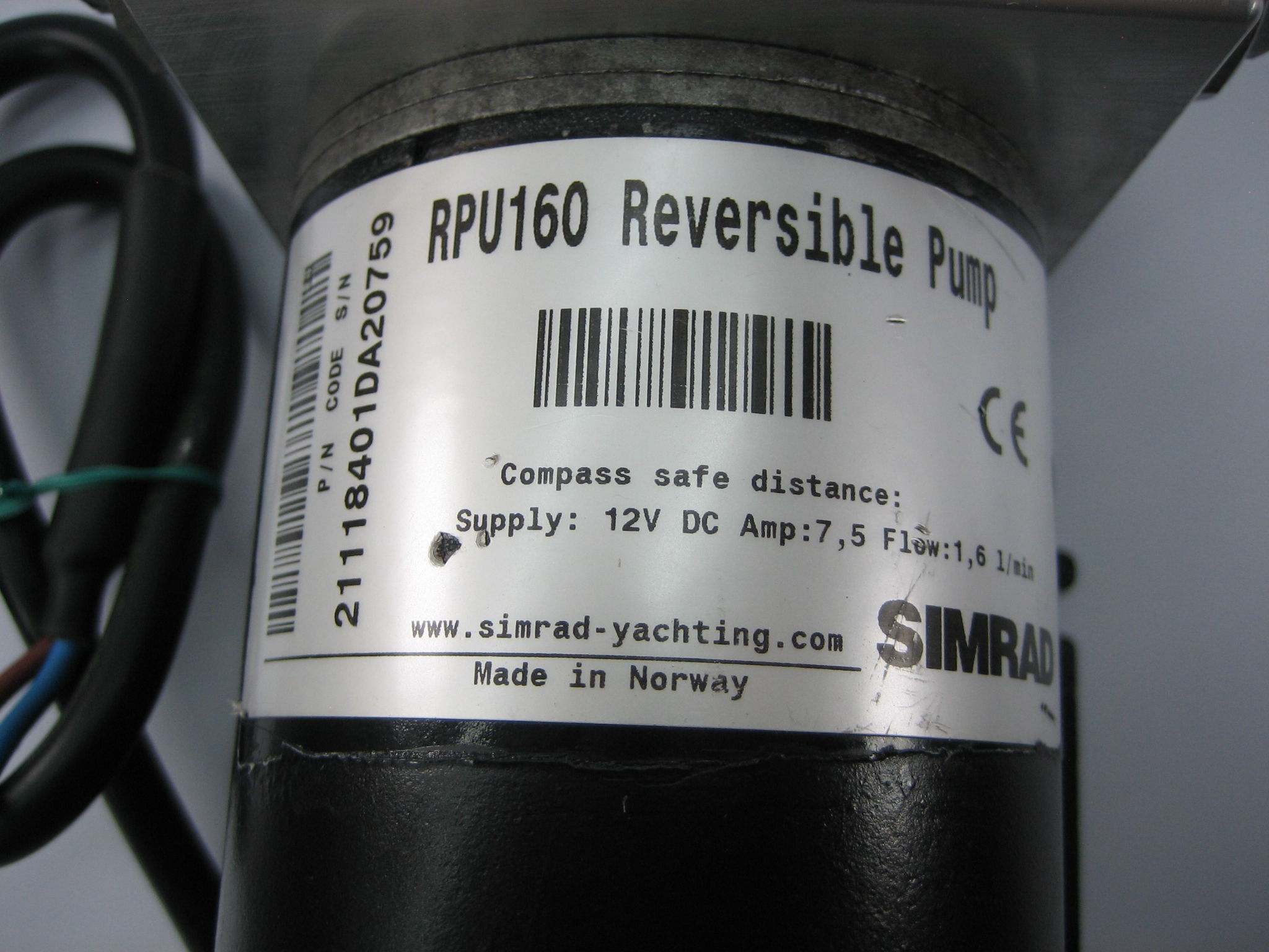 Simrad RPU160 Reversible Hydraulic Autopilot Pump - Max Marine Electronics