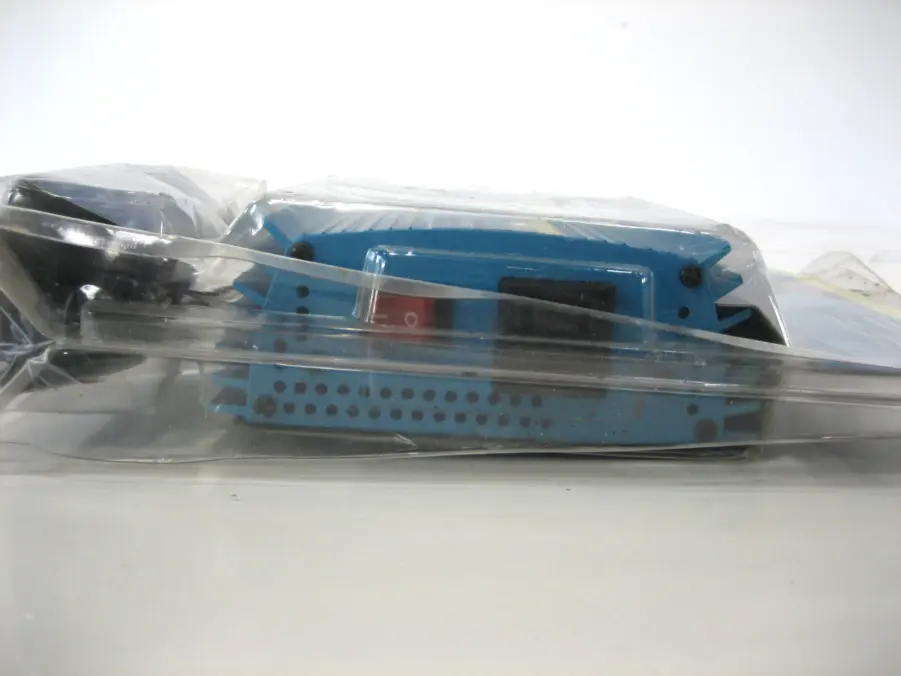 Freedom Jazz 140-12 High Surge Power Inverter 140 Watts - Image 8