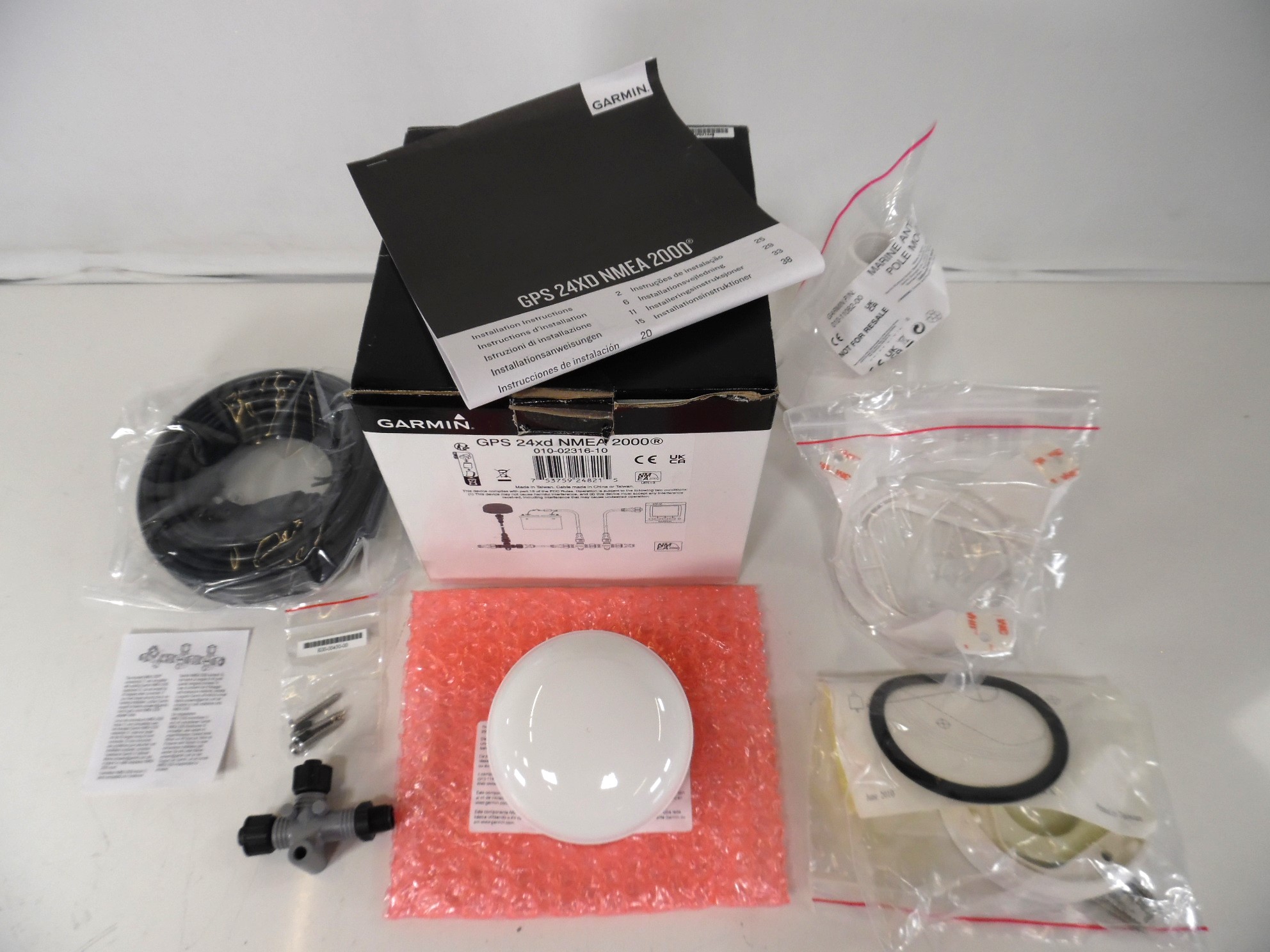 Garmin GPS24XD NMEA 2000 GPS Antenna Kit New Old Stock Max Marine