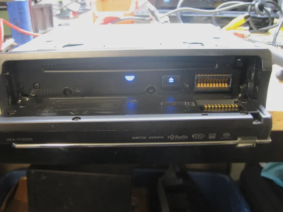 MEX-DV2200 Sony In-Dash DVD/CD/MP3/WMA Receiver - Image 8