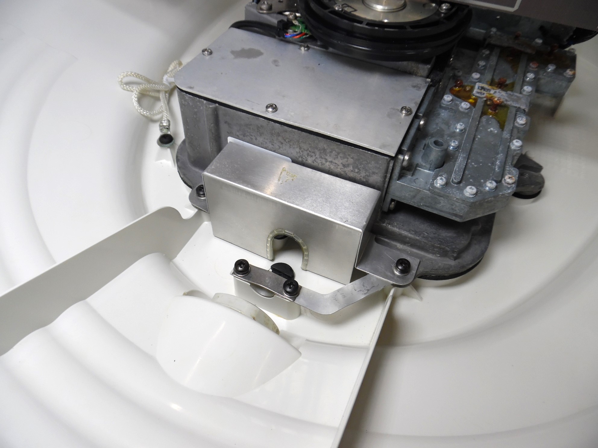 Raymarine M92652S 4kW 24" Analog Radar Scanner Radome DOME ONLY *LOW HOURS* Tested