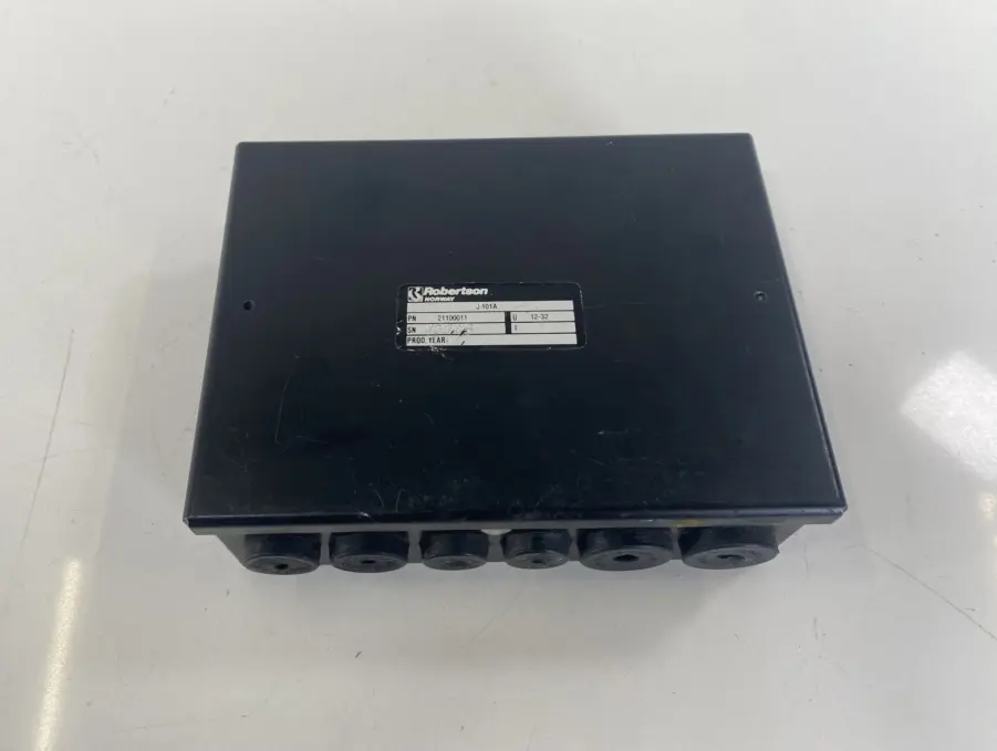 Simrad/Robertson J101A-40 Autopilot Junction Unit 21099908