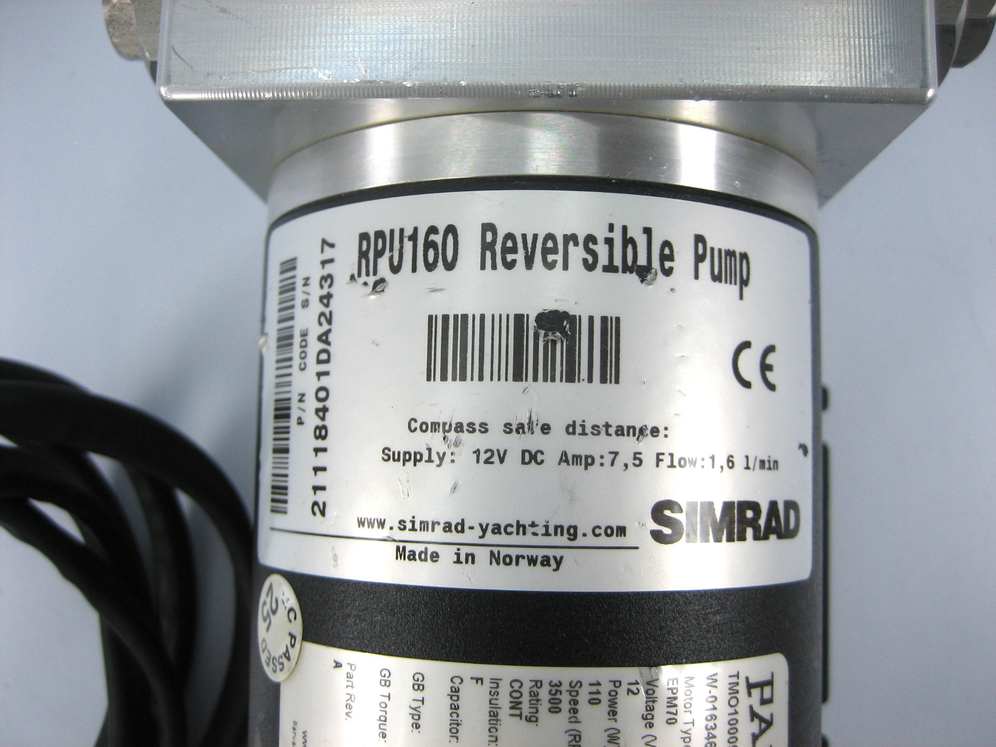 Simrad RPU160 Reversible Hydraulic Autopilot Pump - Max Marine Electronics