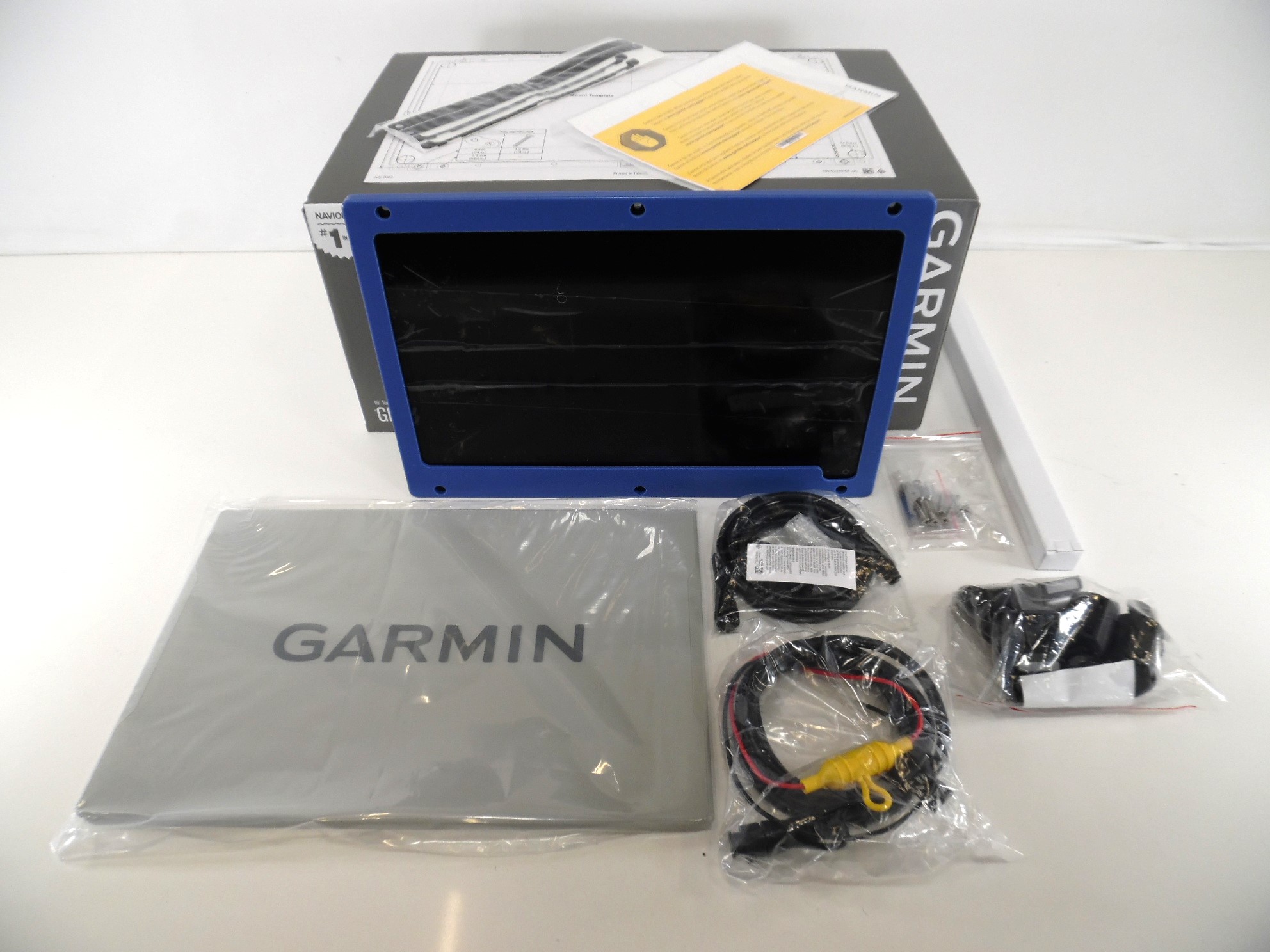 Garmin GPSmap 8616xsv 16″ Touchscreen MFD (NEW) + Accessories Max