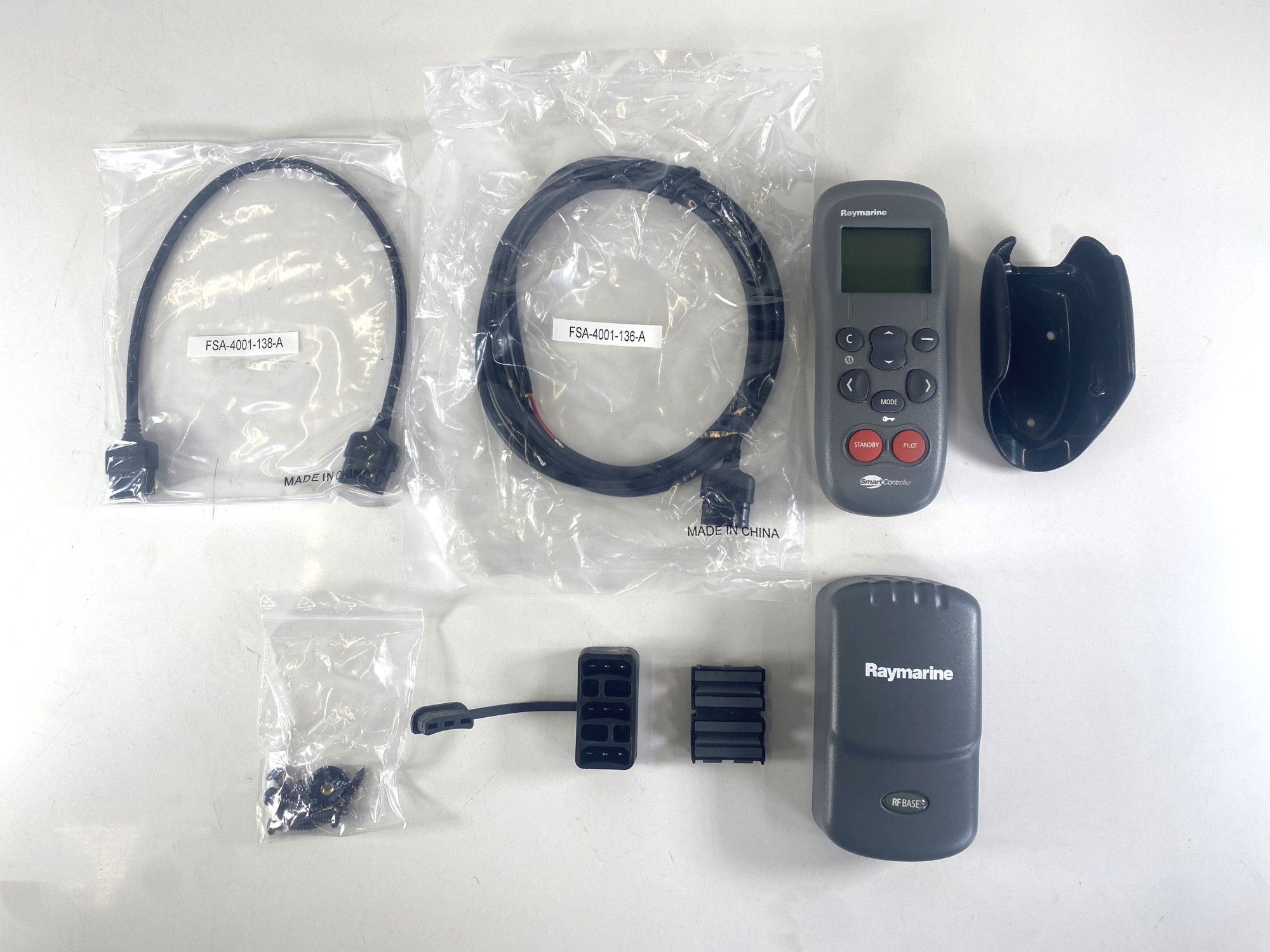 Raymarine Smart Controller E15023 W/Base Station New Battery Max
