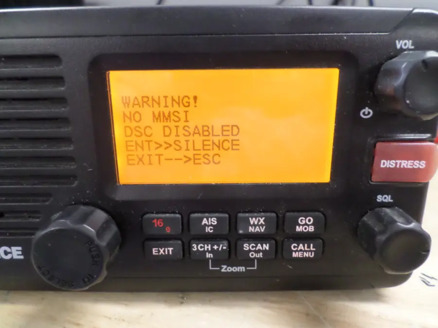 Lowrence Link-8 Marine DSC VHF Radio with Integrated AIS Receiver - Image 7
