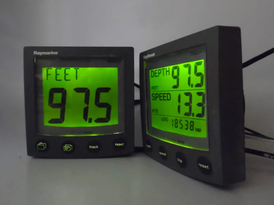 Raymarine ST60 Multi Display w/ Sun Cover and Accessories - A22003 TESTED / Great Working Condition! - Image 5