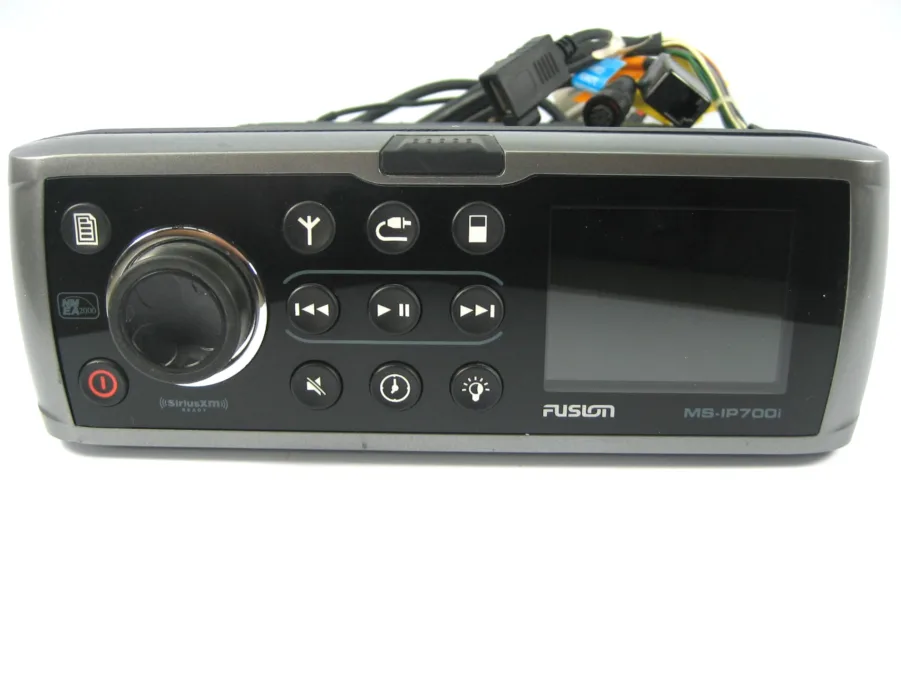 Fusion MS-IP700i Marine Receiver AM FM ipod Dock - Image 6