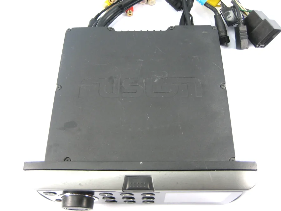 Fusion MS-IP700i Marine Receiver AM FM ipod Dock - Image 10
