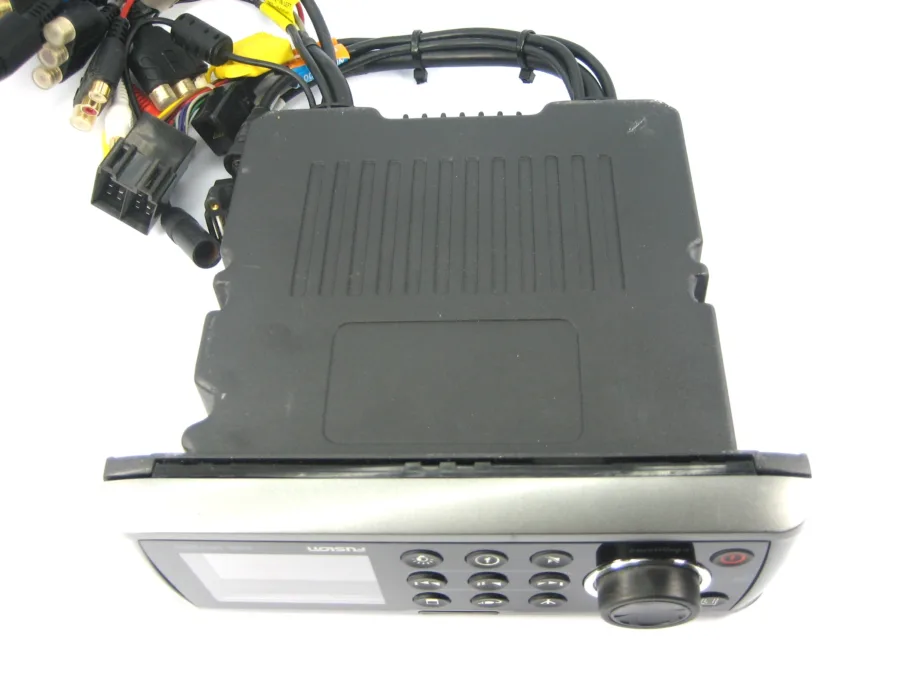 Fusion MS-IP700i Marine Receiver AM FM ipod Dock - Image 11