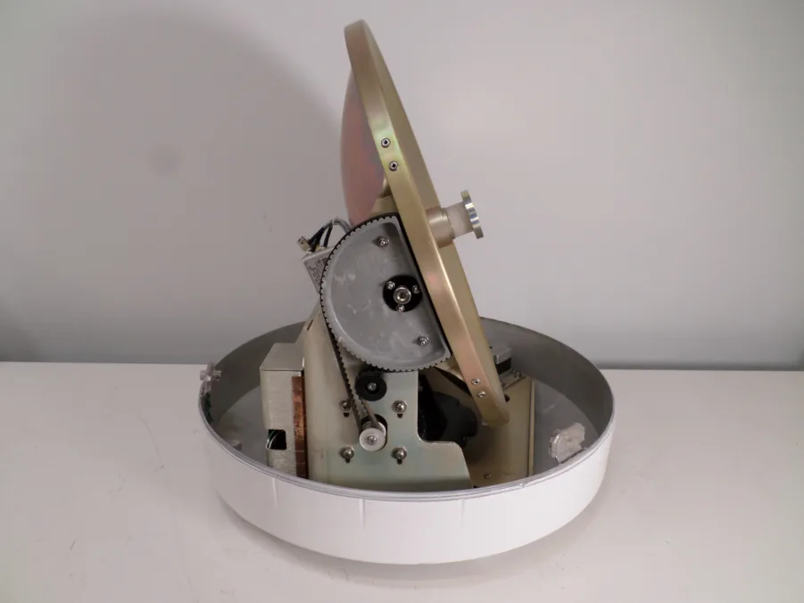 KVH TracVision M5 Satellite TV Tracking Antenna in Dome - Thoroughly ...