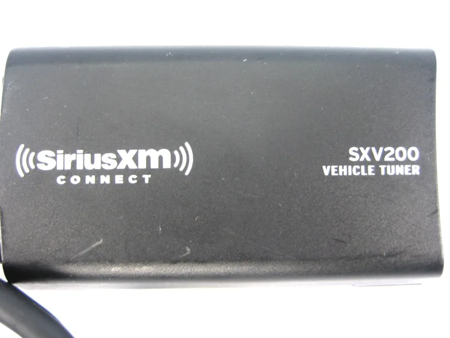Sirius XM SXV200 Connect Vehicle Tuner MMT30A8N & Antenna - Image 3
