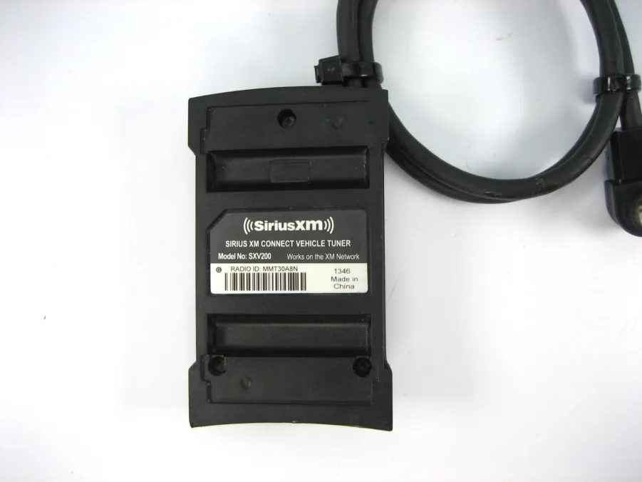 Sirius XM SXV200 Connect Vehicle Tuner MMT30A8N & Antenna - Image 4