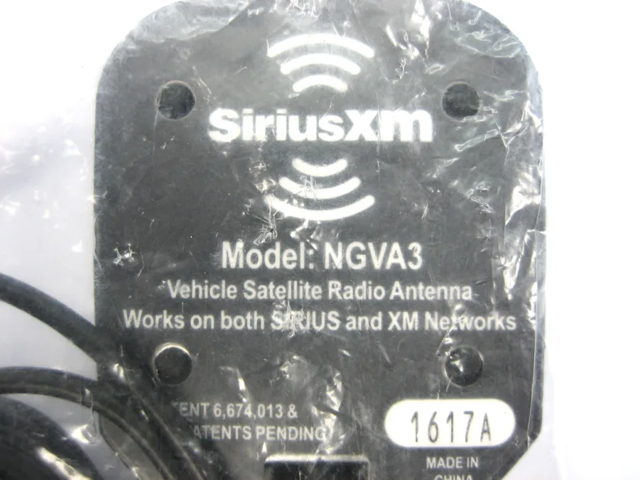 Sirius XM SXV200 Connect Vehicle Tuner MMT30A8N & Antenna - Image 10